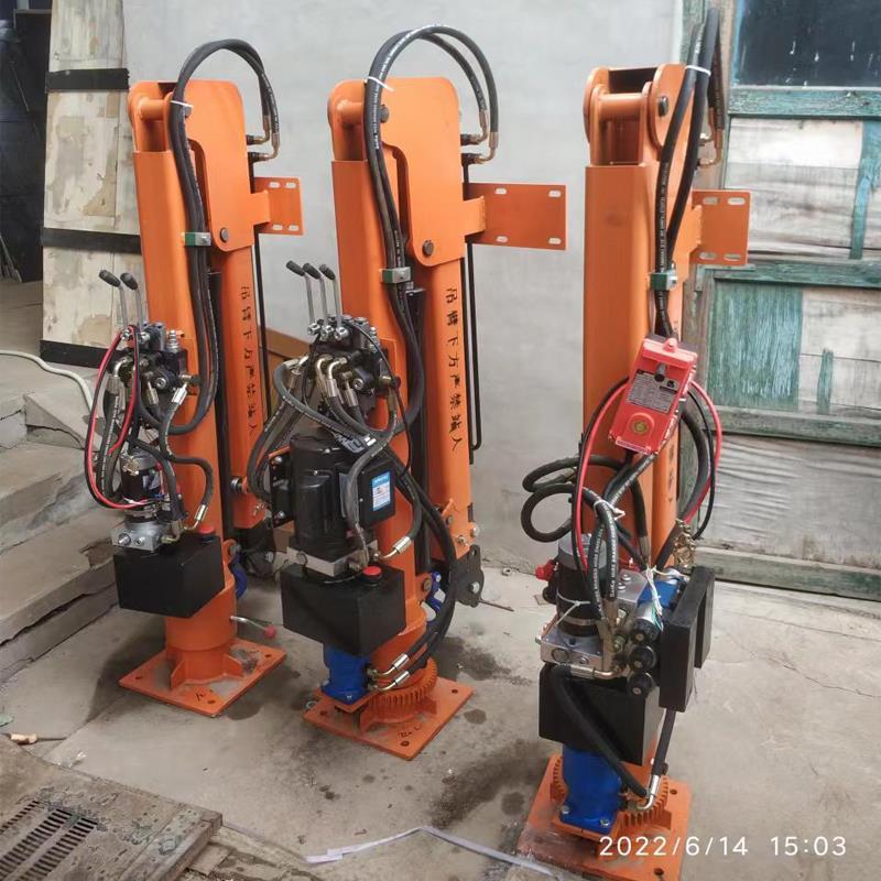 德城区重汽蓝牌随车吊 3.2吨 国六动力强 液压驱动 农用自卸起重机